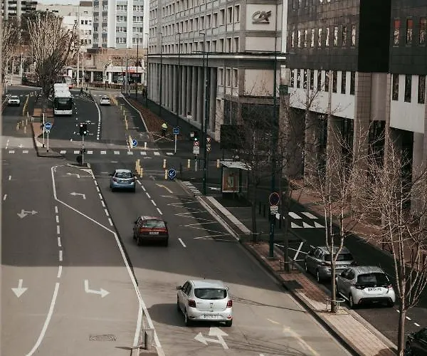 F2 Court Metrage Centre Clermont-fd شقة